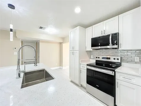 4052 Castlegate Drive Orlando FL 32839