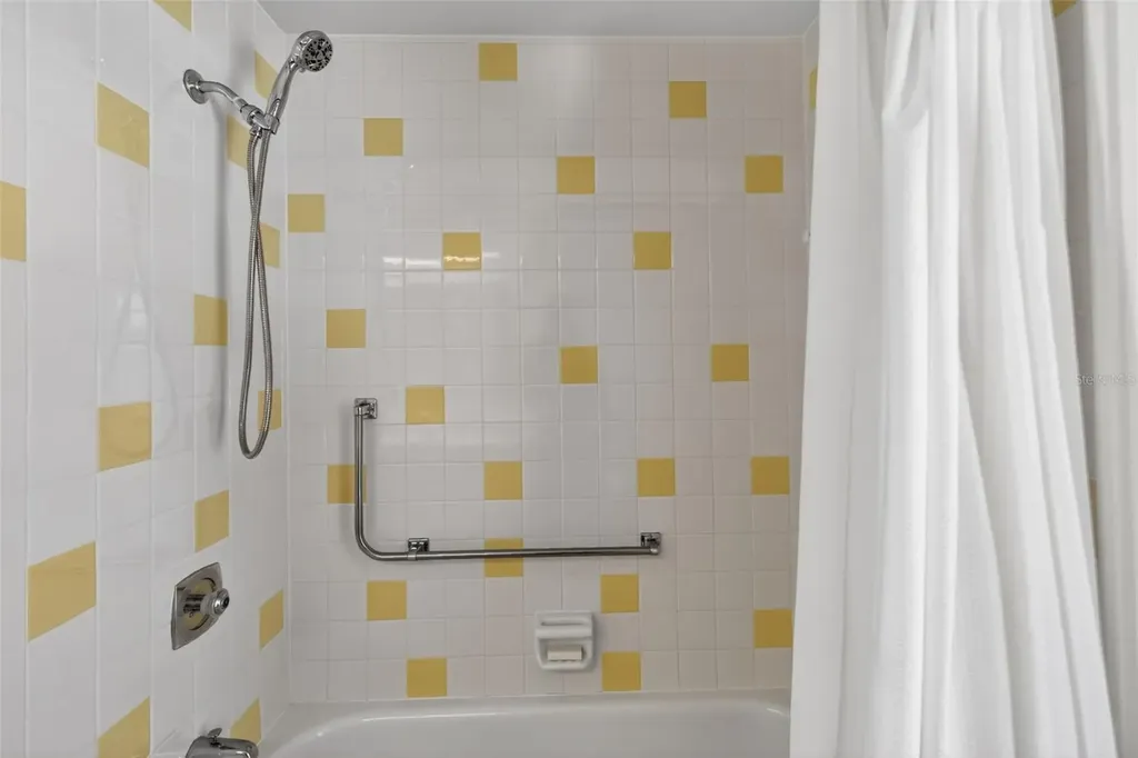1050 Shawn Court Tavares FL 32778