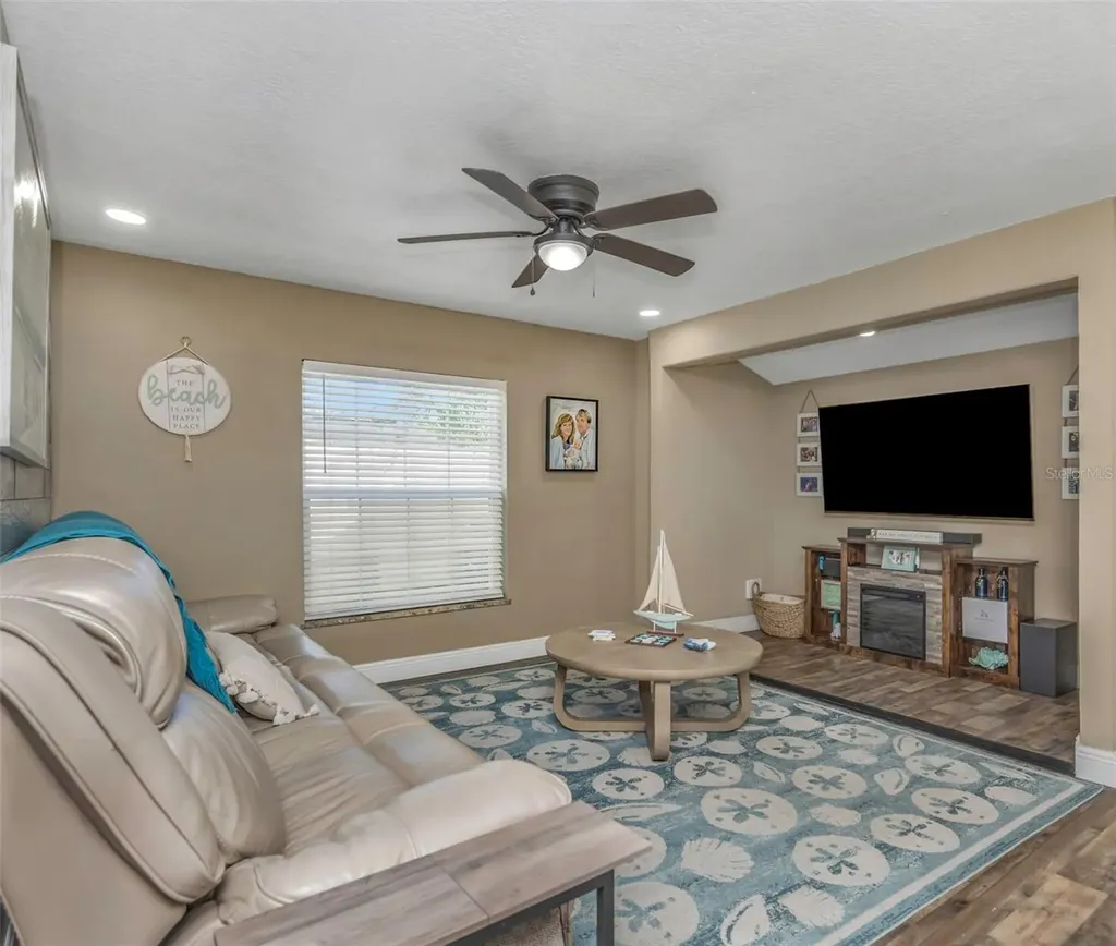 1008 Greenleaf Way Tarpon Springs FL 34689