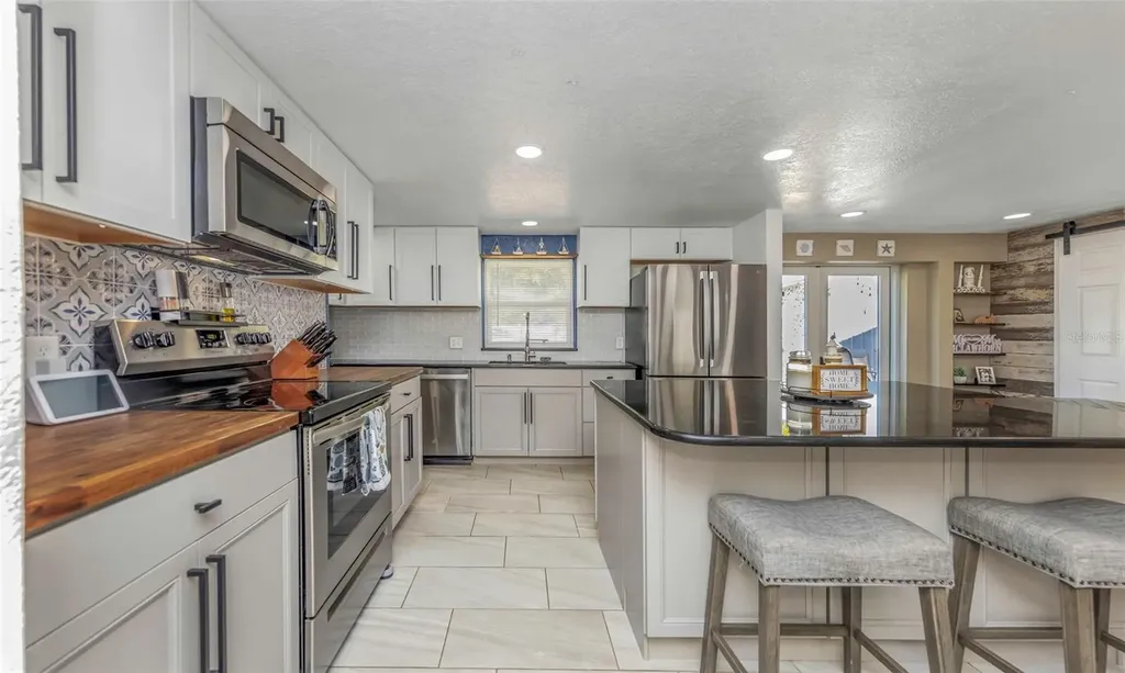 1008 Greenleaf Way Tarpon Springs FL 34689