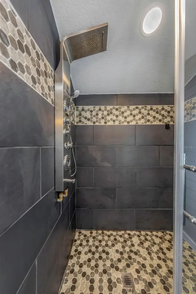 1008 Greenleaf Way Tarpon Springs FL 34689