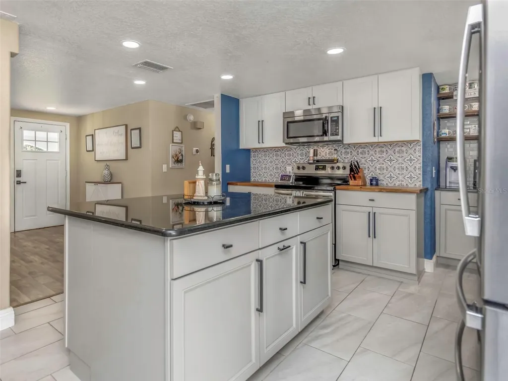 1008 Greenleaf Way Tarpon Springs FL 34689