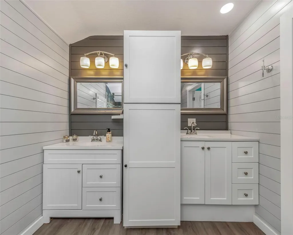 1008 Greenleaf Way Tarpon Springs FL 34689
