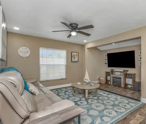 1008 Greenleaf Way Tarpon Springs FL 34689