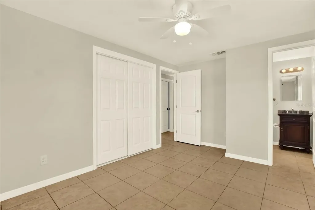 11404 N 52nd Street Tampa FL 33617