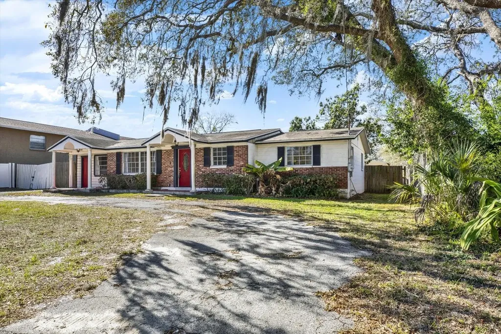 11404 N 52nd Street Tampa FL 33617