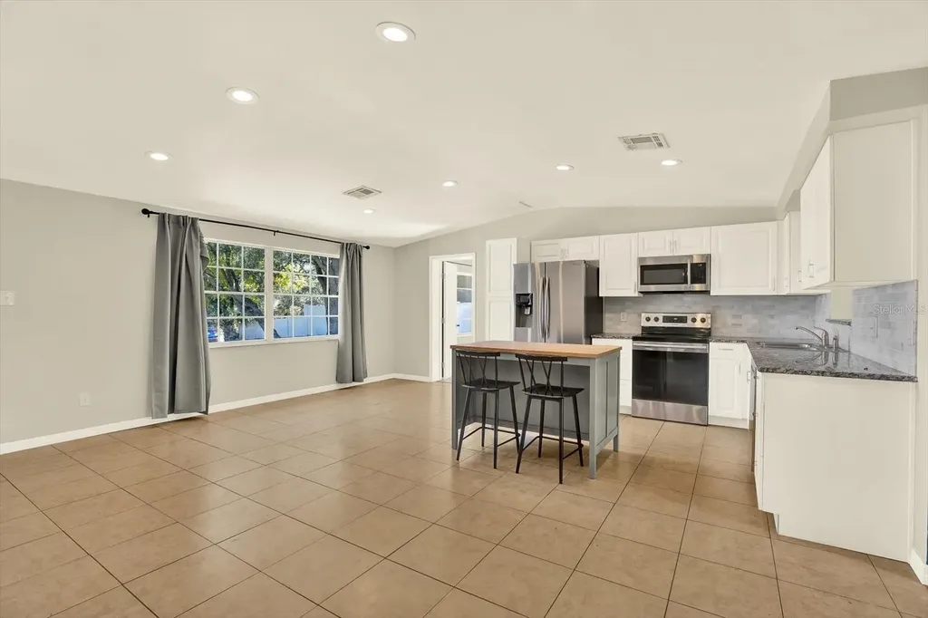 11404 N 52nd Street Tampa FL 33617