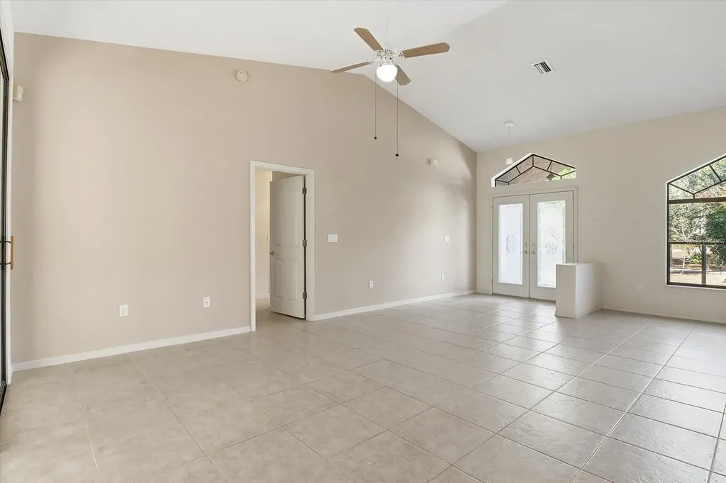 1724 E Mckinley Street Hernando FL 34442