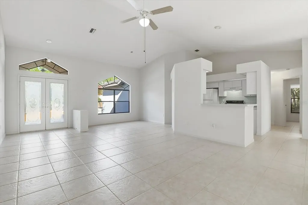1724 E Mckinley Street Hernando FL 34442