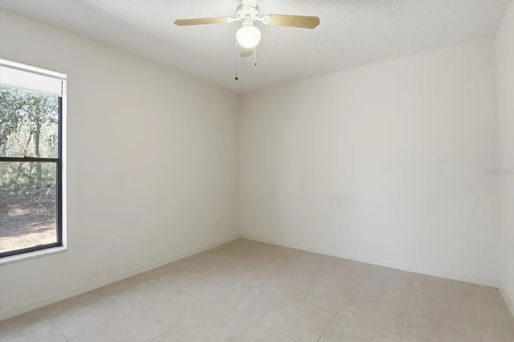 1724 E Mckinley Street Hernando FL 34442