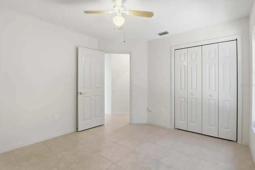 1724 E Mckinley Street Hernando FL 34442