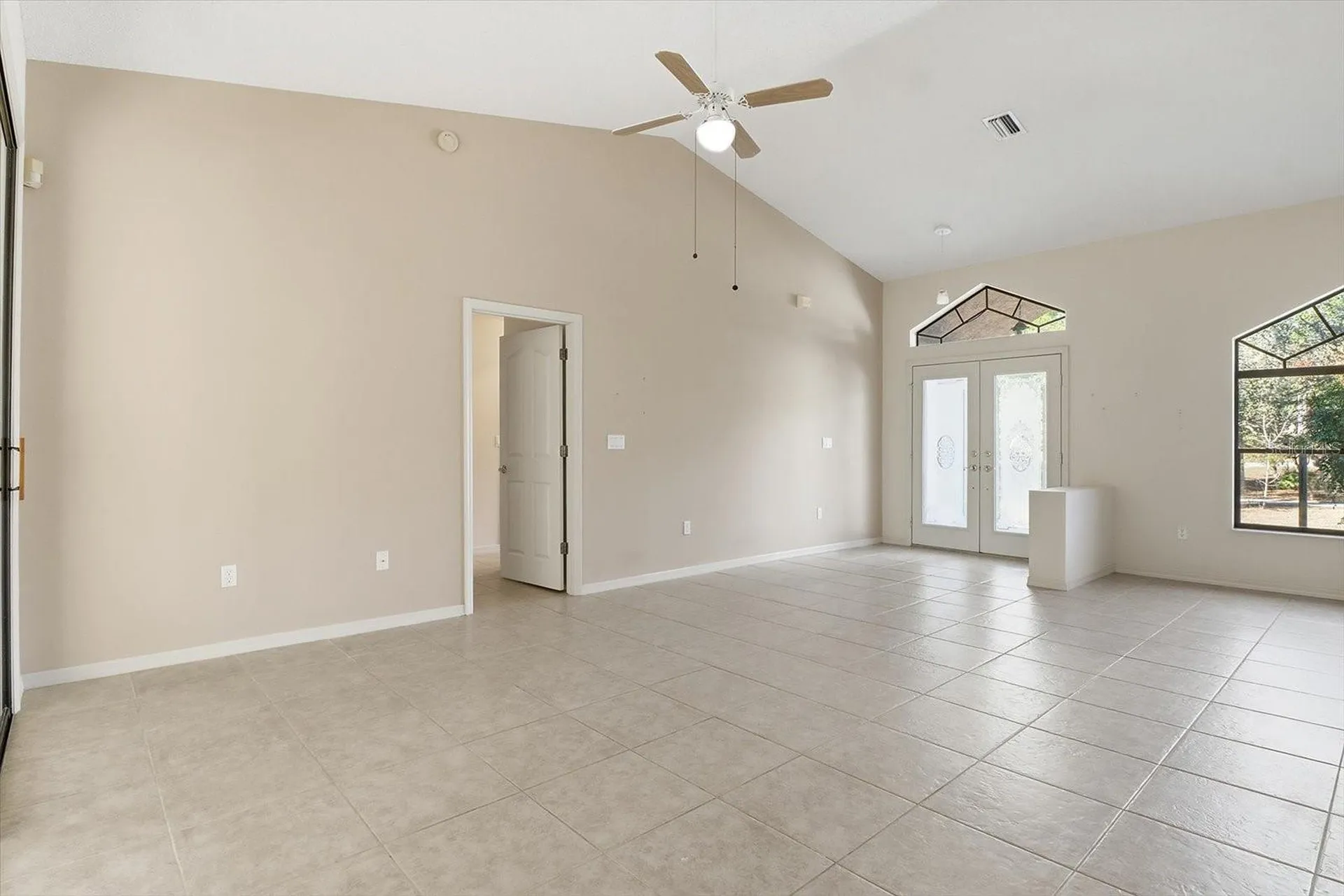 1724 E Mckinley Street Hernando FL 34442