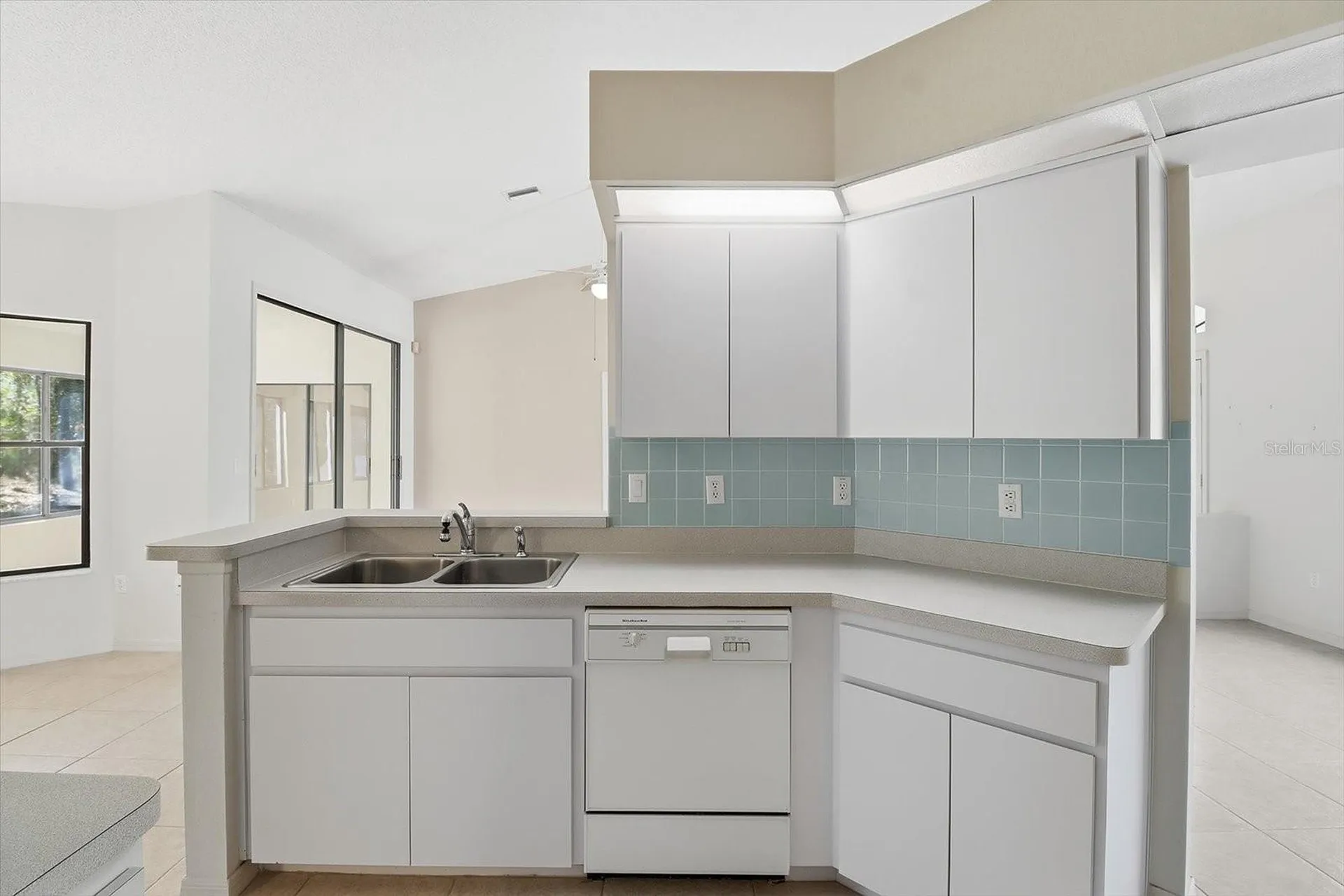 1724 E Mckinley Street Hernando FL 34442