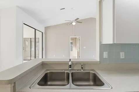 1724 E Mckinley Street Hernando FL 34442