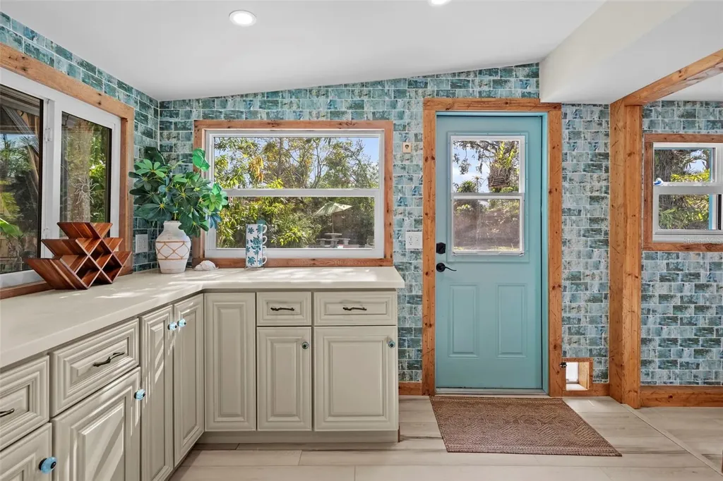 105 Tucker Avenue Sarasota FL 34232