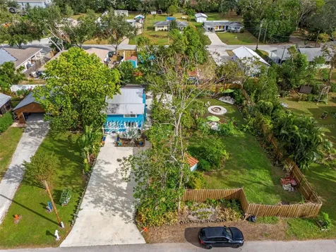105 Tucker Avenue Sarasota FL 34232