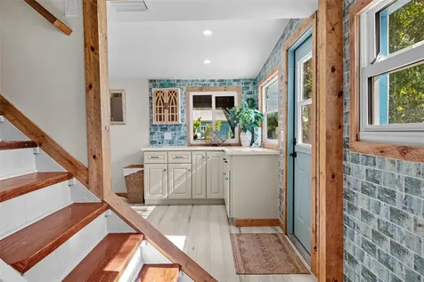 105 Tucker Avenue Sarasota FL 34232