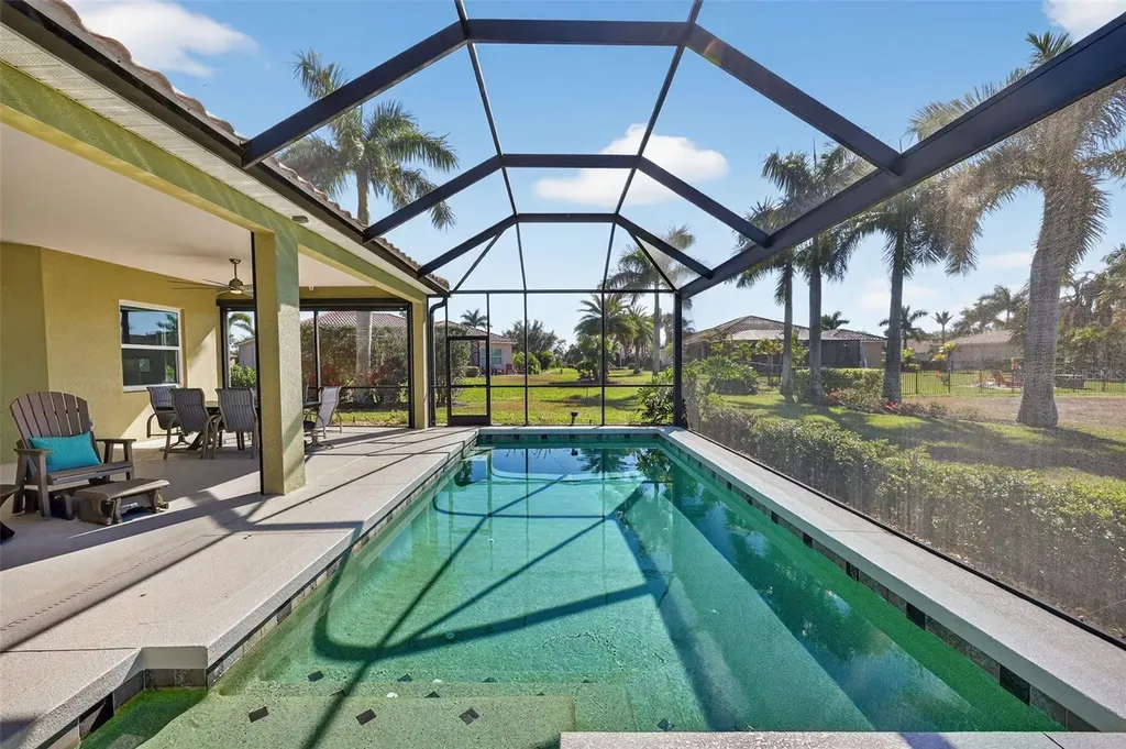 306 172nd Street E Bradenton FL 34212