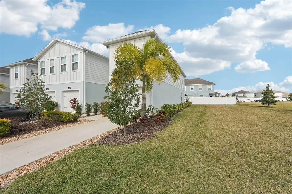 14229 Crimson Avenue Bradenton FL 34211