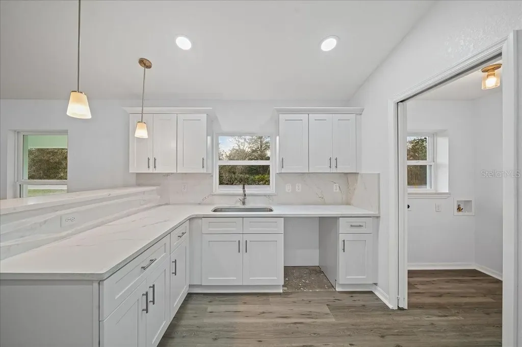 35 Sequoia Trail Ocklawaha FL 32179