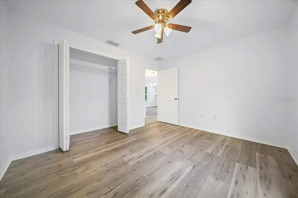 35 Sequoia Trail Ocklawaha FL 32179