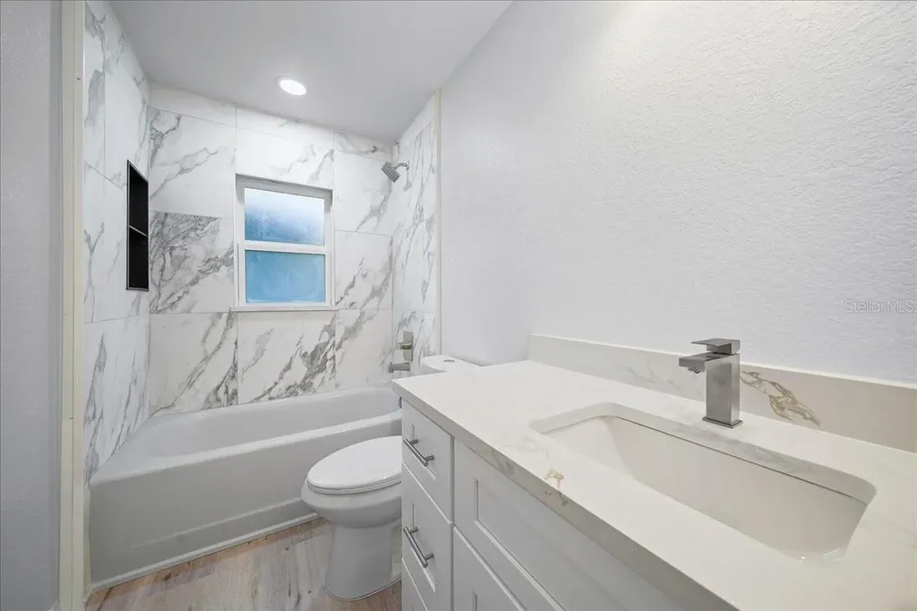 35 Sequoia Trail Ocklawaha FL 32179