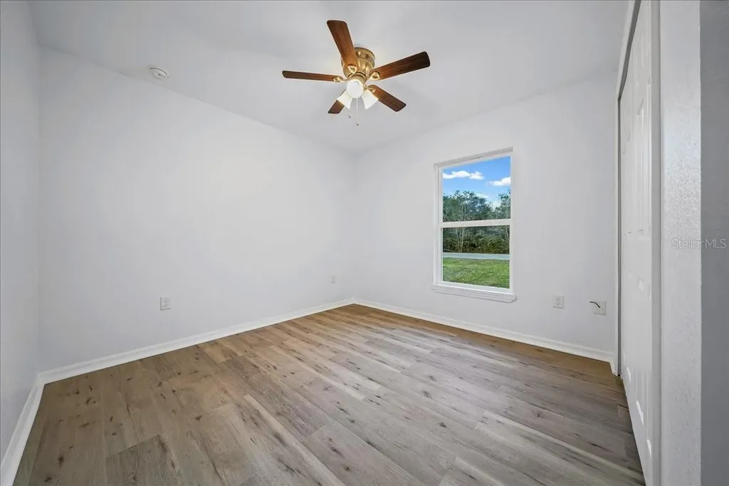 35 Sequoia Trail Ocklawaha FL 32179