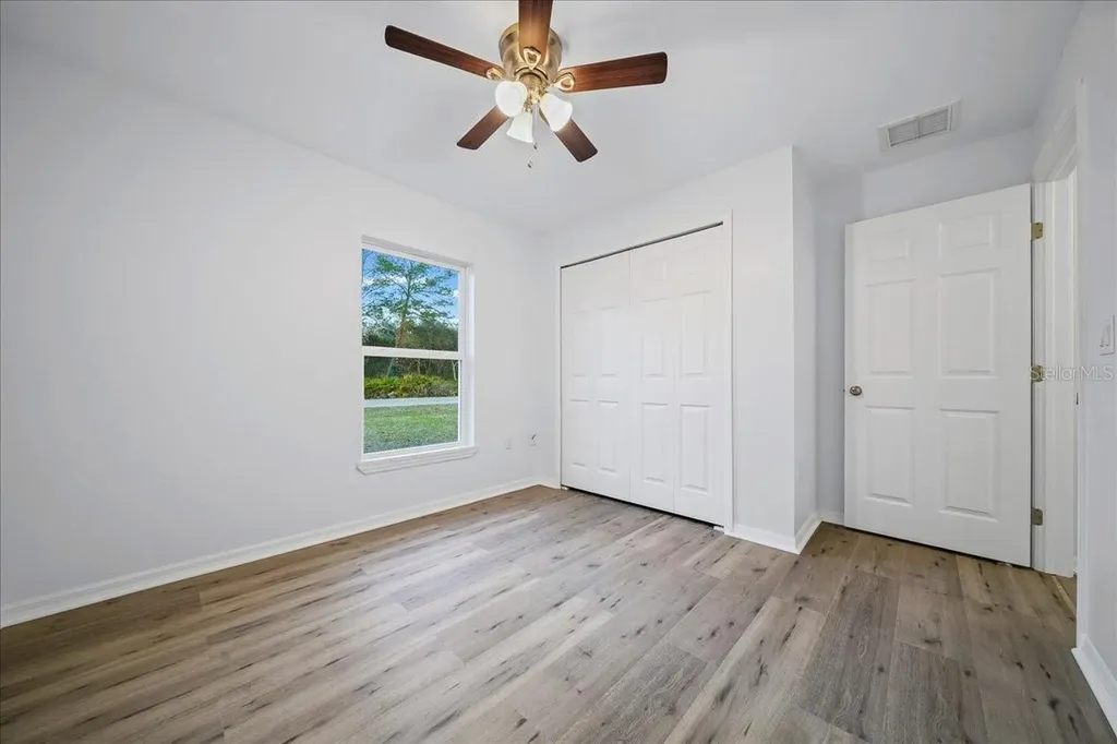35 Sequoia Trail Ocklawaha FL 32179