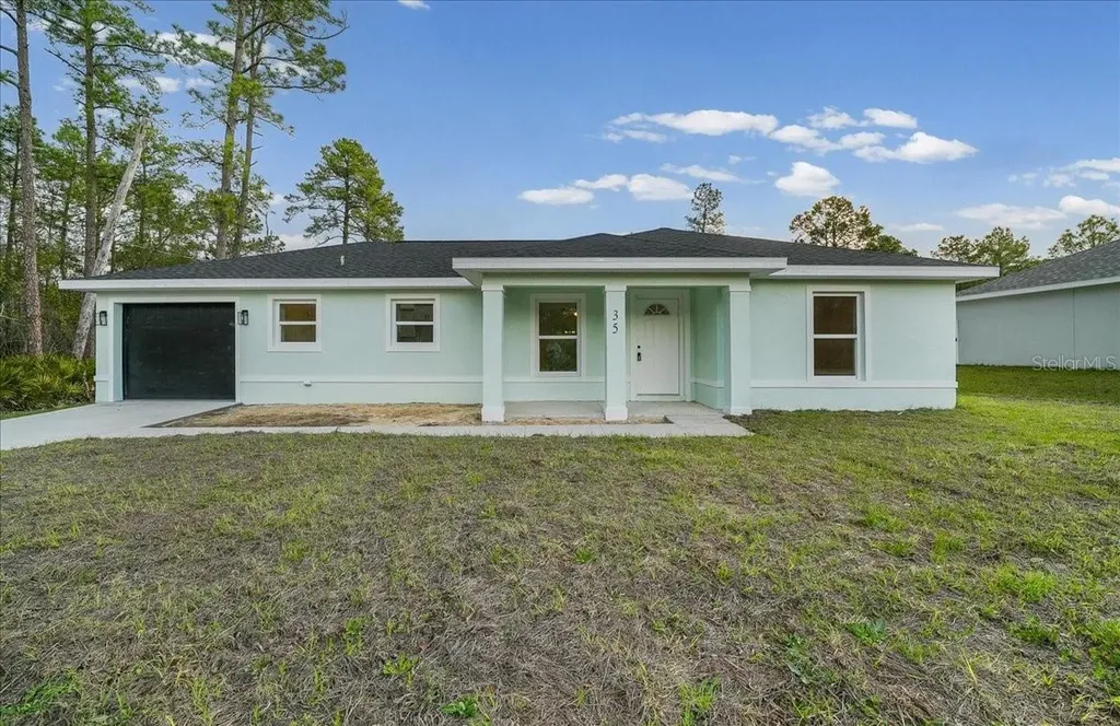 35 Sequoia Trail Ocklawaha FL 32179
