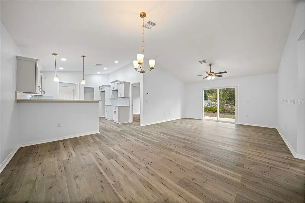 35 Sequoia Trail Ocklawaha FL 32179