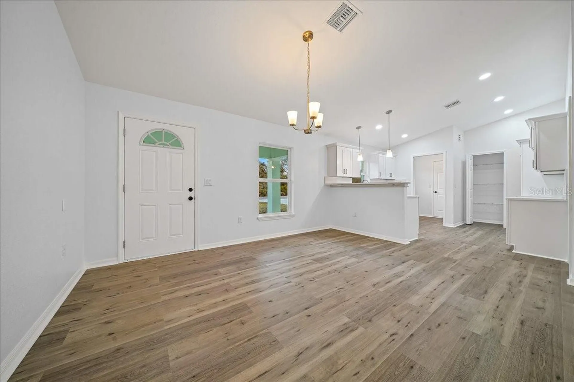 35 Sequoia Trail Ocklawaha FL 32179