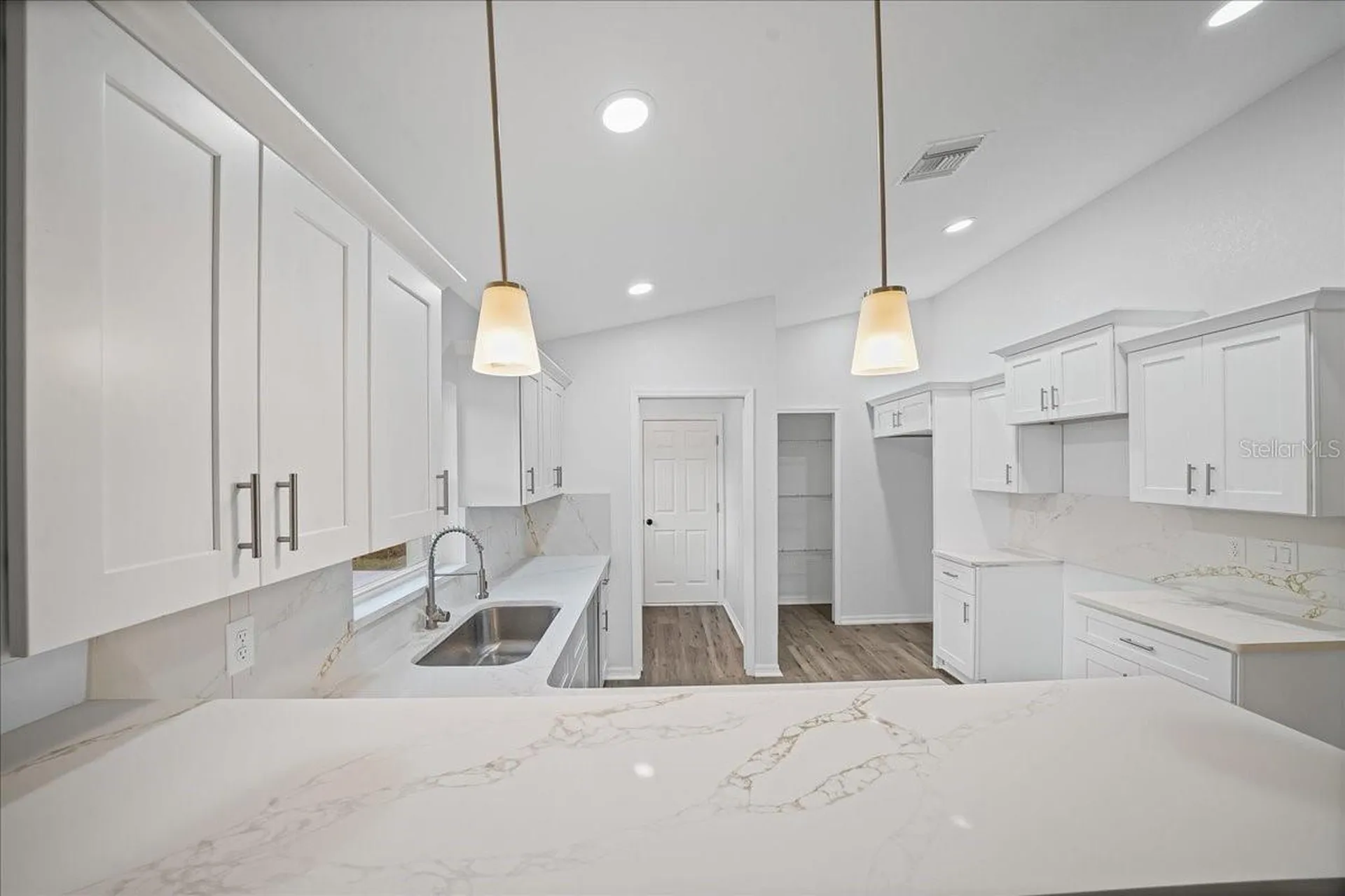 35 Sequoia Trail Ocklawaha FL 32179