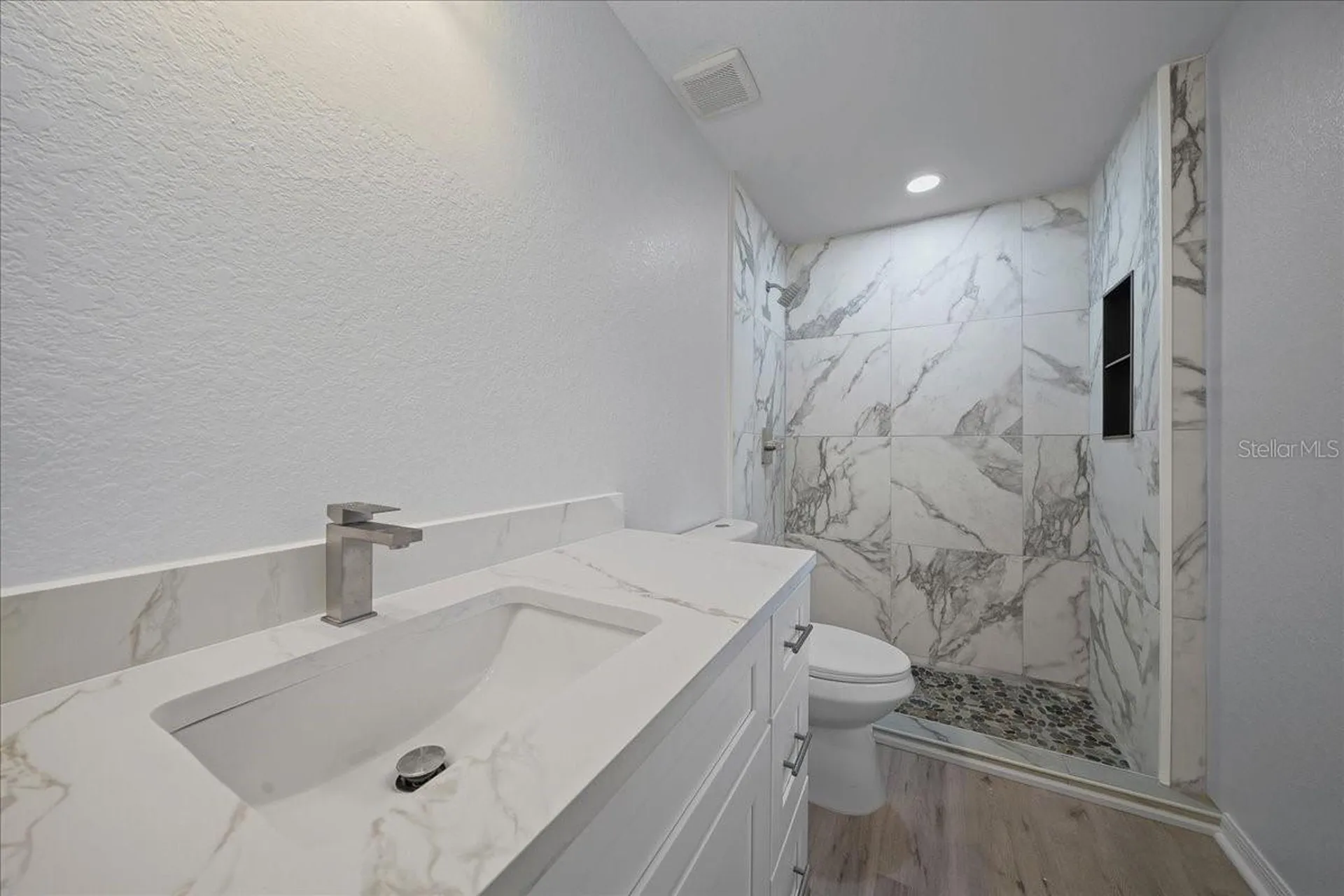 35 Sequoia Trail Ocklawaha FL 32179