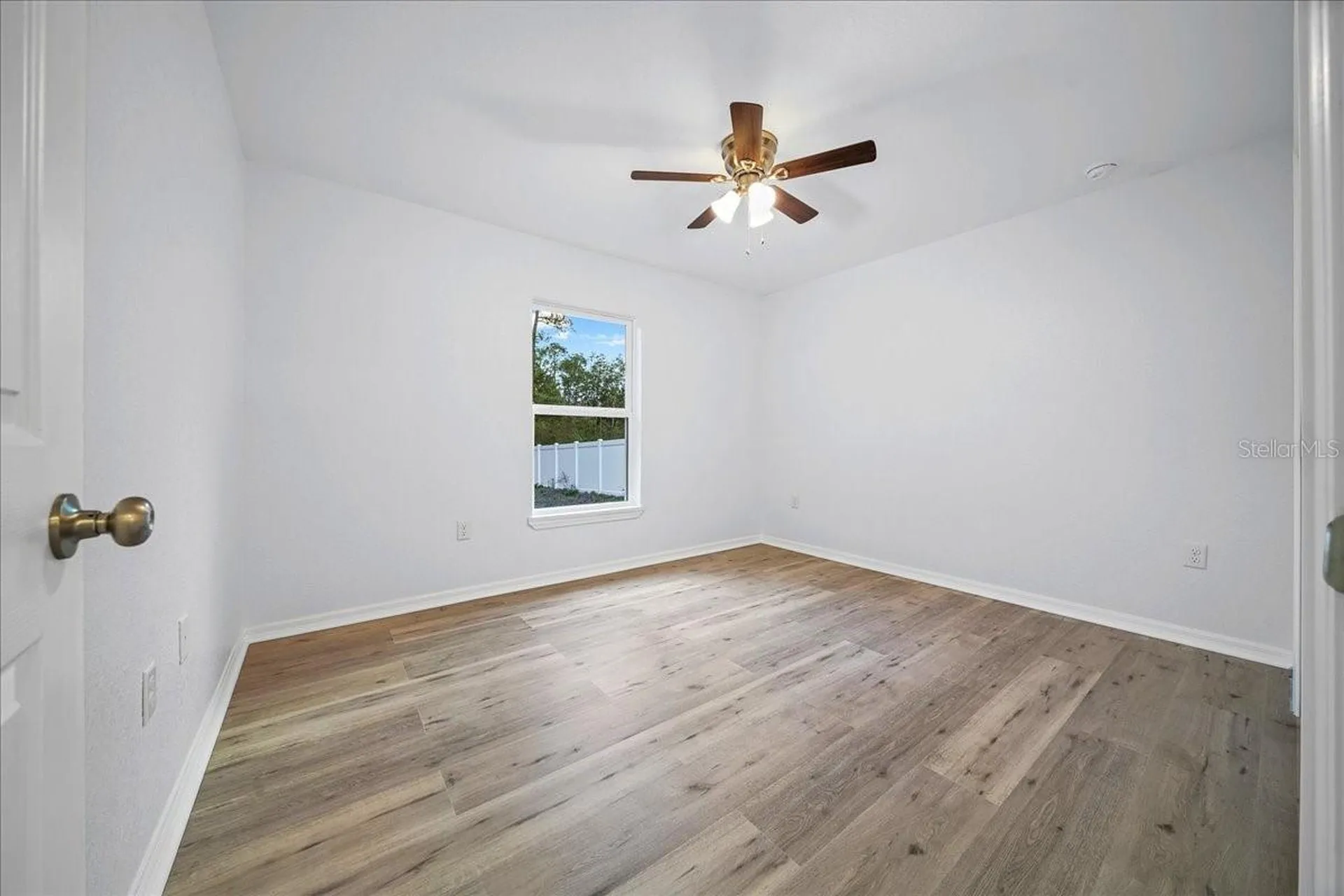 35 Sequoia Trail Ocklawaha FL 32179