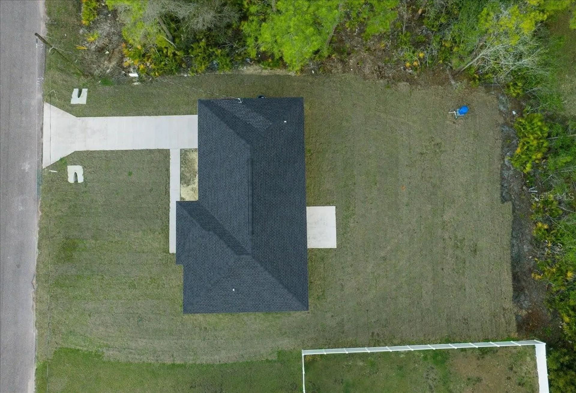 35 Sequoia Trail Ocklawaha FL 32179