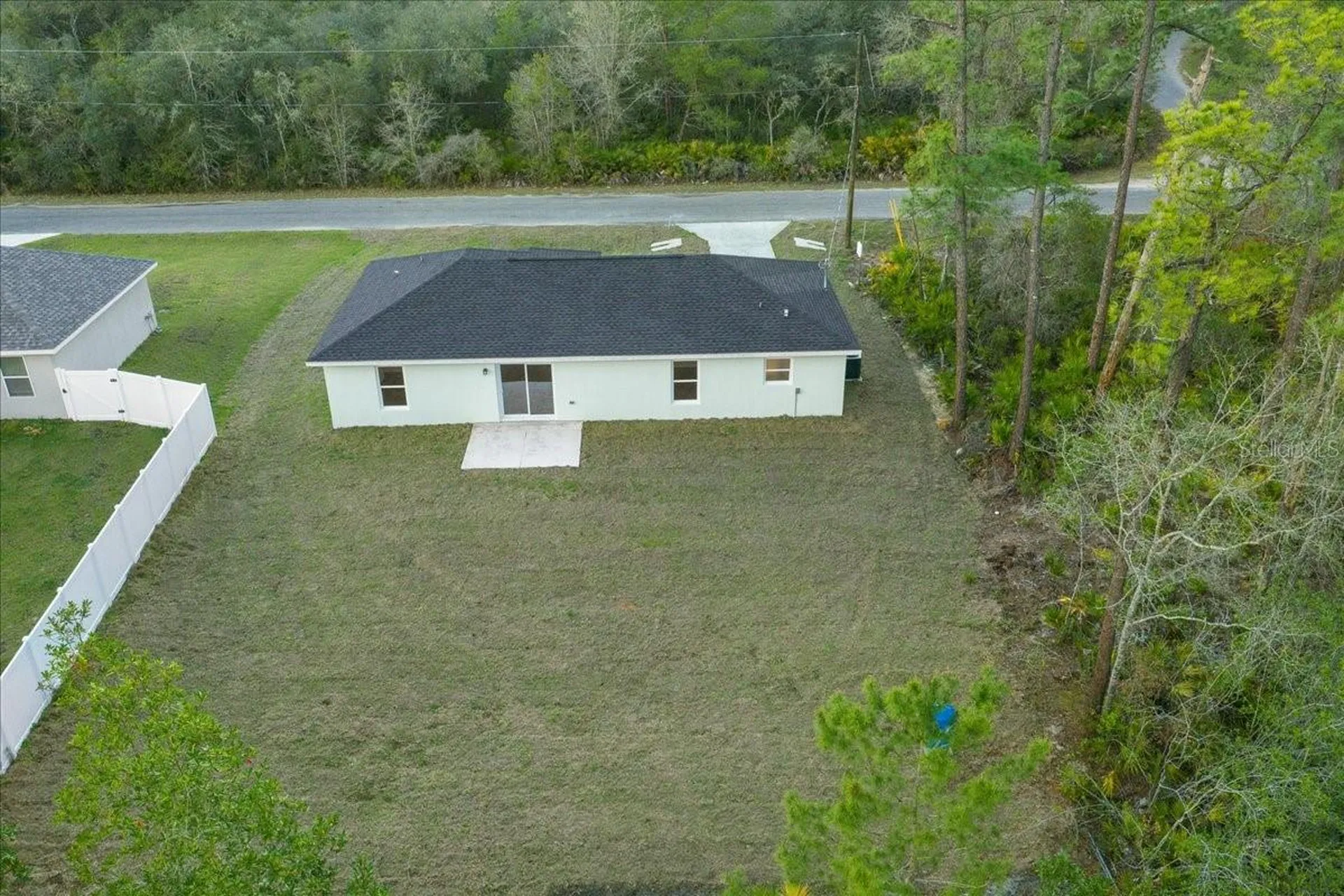35 Sequoia Trail Ocklawaha FL 32179