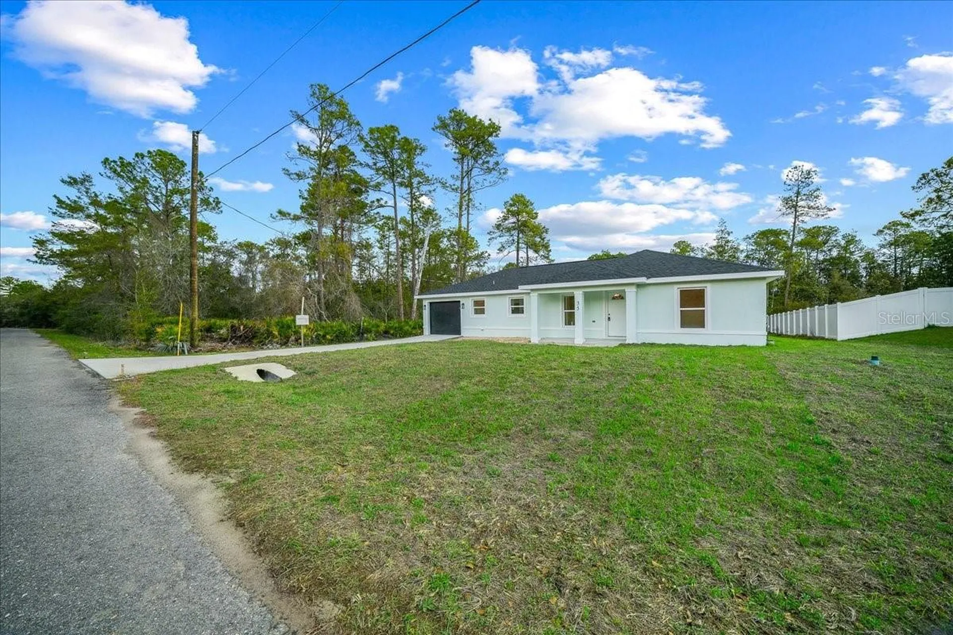 35 Sequoia Trail Ocklawaha FL 32179