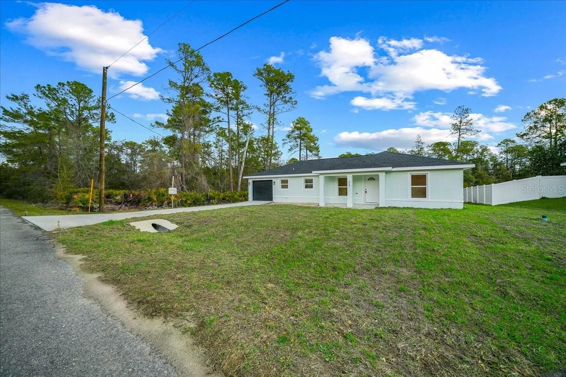 35 Sequoia Trail Ocklawaha FL 32179