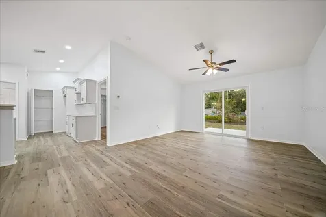 35 Sequoia Trail Ocklawaha FL 32179