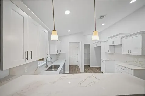 35 Sequoia Trail Ocklawaha FL 32179