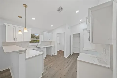 35 Sequoia Trail Ocklawaha FL 32179