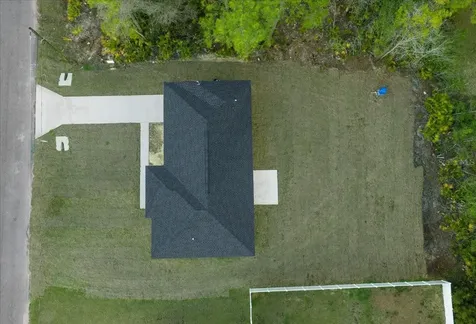 35 Sequoia Trail Ocklawaha FL 32179