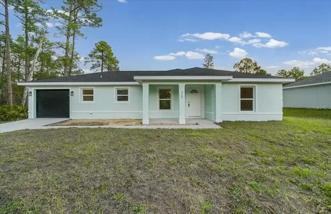 35 Sequoia Trail Ocklawaha FL 32179