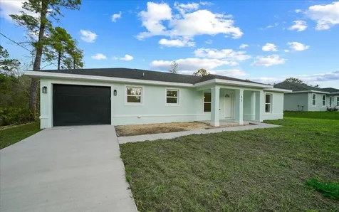 35 Sequoia Trail Ocklawaha FL 32179