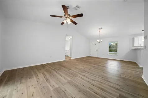 35 Sequoia Trail Ocklawaha FL 32179