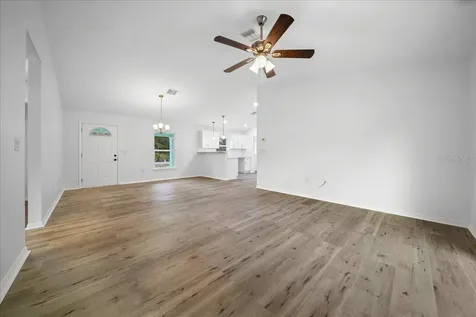 35 Sequoia Trail Ocklawaha FL 32179