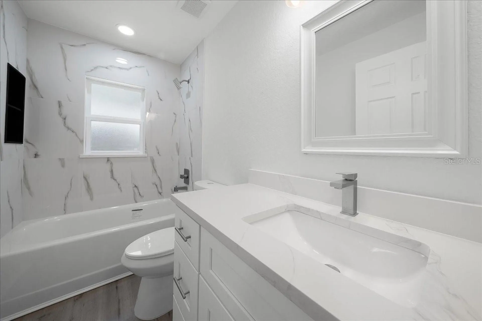 11 Sequoia Loop Place Ocklawaha FL 32179