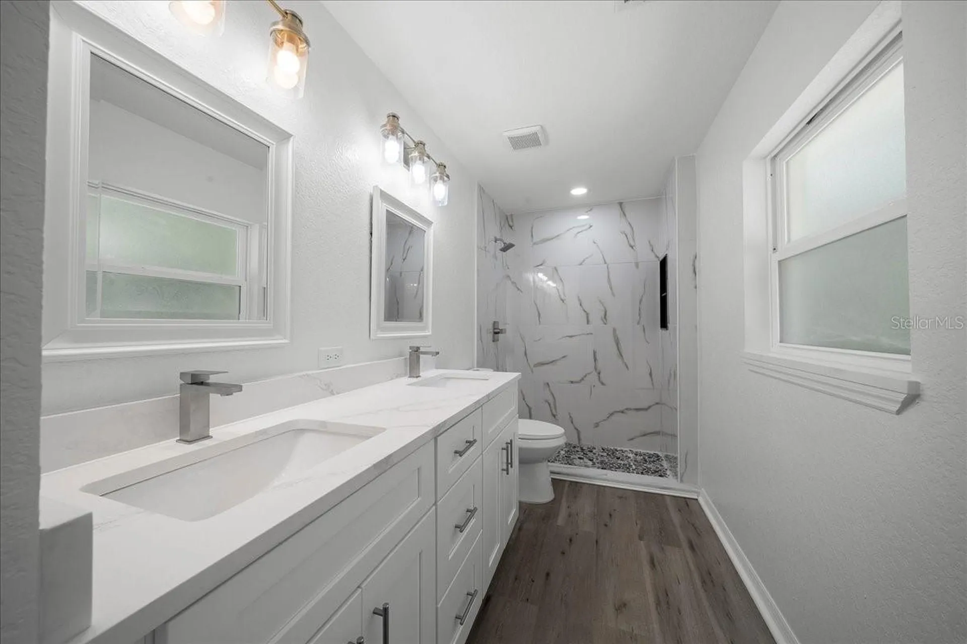 11 Sequoia Loop Place Ocklawaha FL 32179