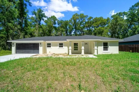 11 Sequoia Loop Place Ocklawaha FL 32179