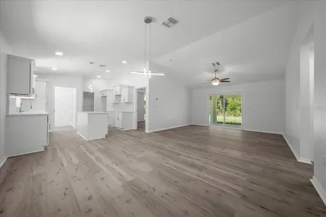 11 Sequoia Loop Place Ocklawaha FL 32179